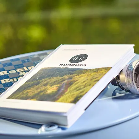 Racers Nordschleife - Mit Hebebuehne Und Doppelgarage Nyaraló Bermel