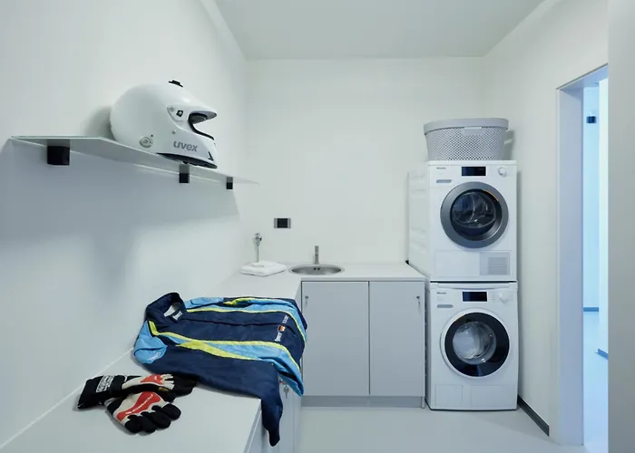 Racers Nordschleife - Mit Hebebuehne Und Doppelgarage *